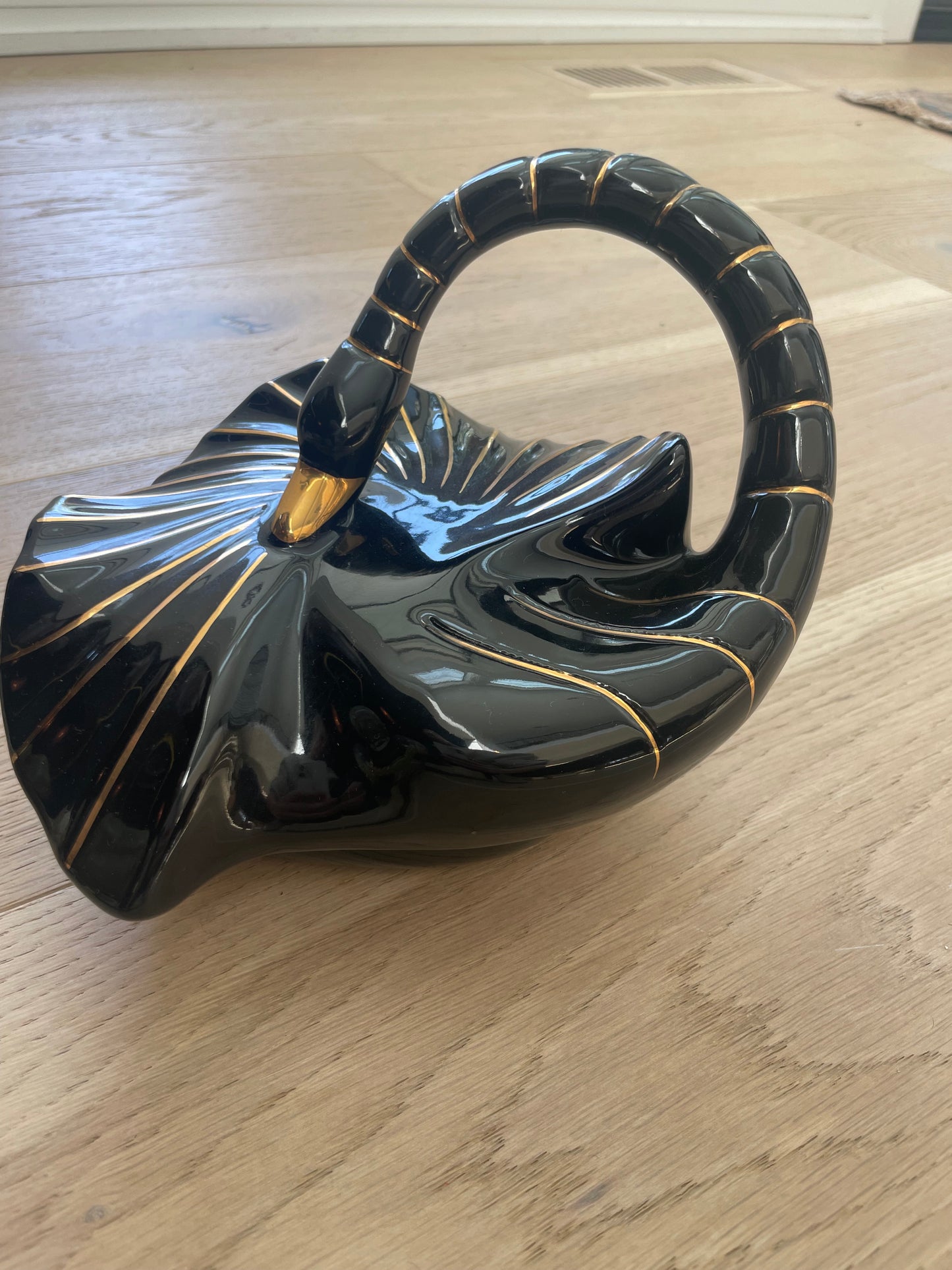 Elfalux Black/Gold Swan Dish